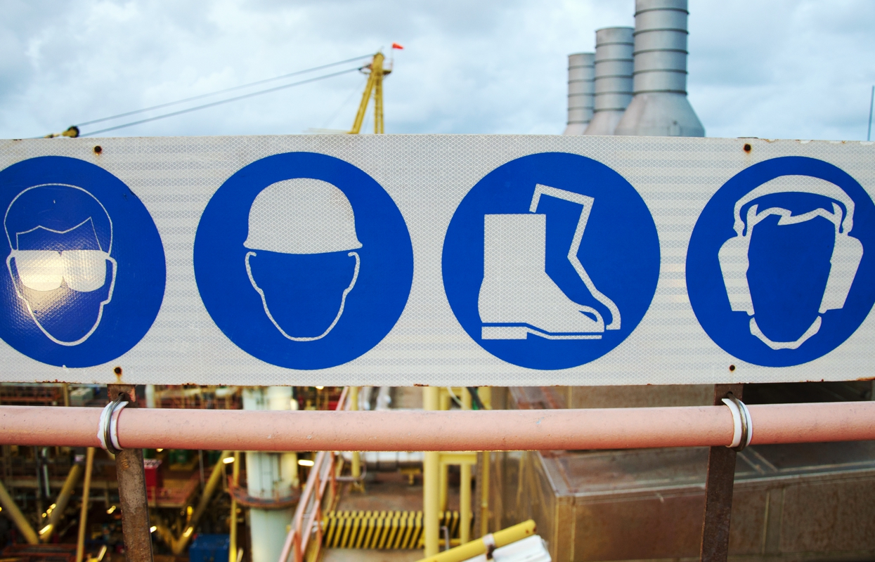 We can supply reflective safety signs for your worksite.